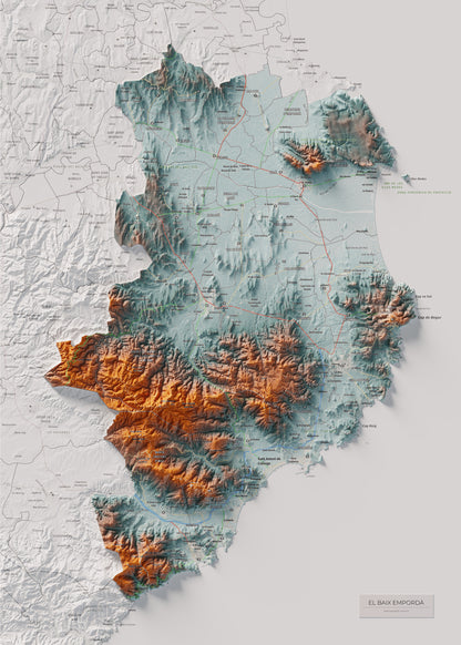 Mapa de relieve del Baix Empordà, con el territorio en color y el entorno en blanco. Vista completa de la lámina. 50 × 70 cm. Estilo Azul y naranja.