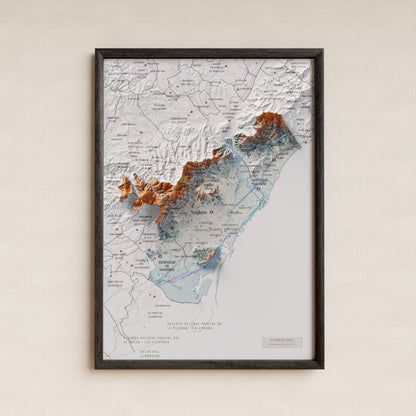 Mapa de relleu del Barcelonès, amb el territori en color i l’entorn en blanc. Presentació amb marc. 21 × 30 cm. Estil Blau i taronja.