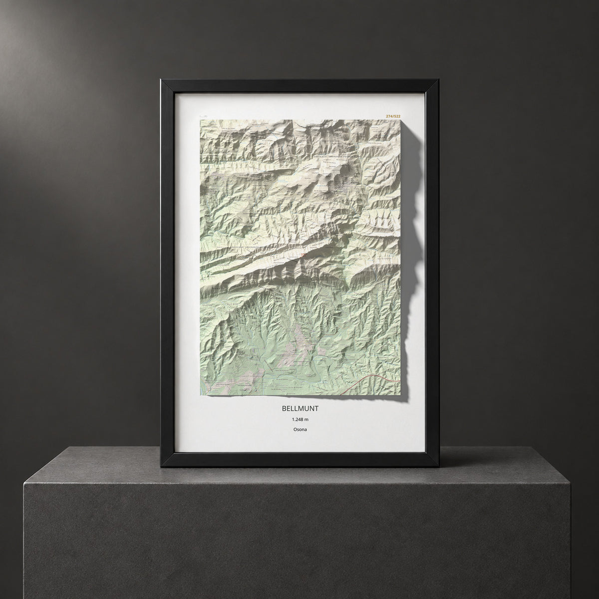 Mapa de relieve de Bellmunt, 1248 m, Osona, lámina 100 Cims de Trobart. Presentación enmarcada. 70 × 100 cm.