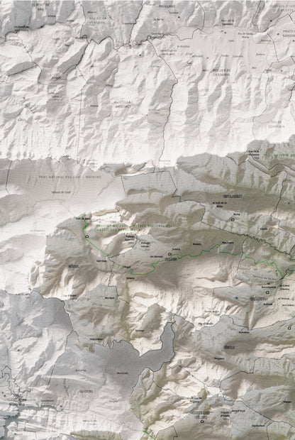 Mapa de relieve del Berguedà, con el territorio en color y el entorno en blanco. Detalle de la zona superior izquierda. 61 × 91 cm. Estilo Cartográfico.
