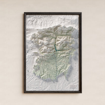 Mapa de relieve del Berguedà, con el territorio en color y el entorno en blanco. Presentación con marco. 70 × 100 cm. Estilo Cartográfico.