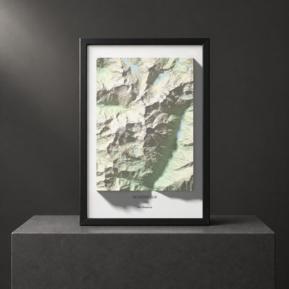 Mapa de relieve de Besiberri Sud, 3023 m, Alta Ribagorça, lámina 100 Cims de Trobart. Presentación enmarcada. 61 × 91 cm.