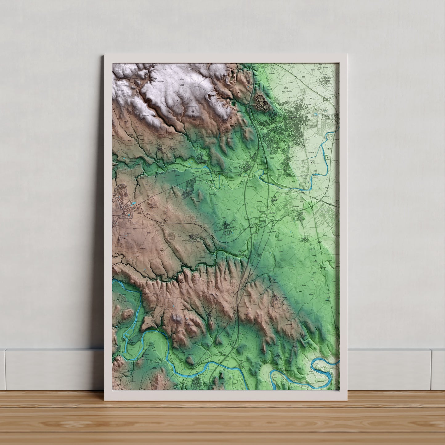 Mapa artístico del relieve de Borrassà, al Alt Empordà, con 15 km de entorno y base topográfica ICGC. Presentación enmarcada.