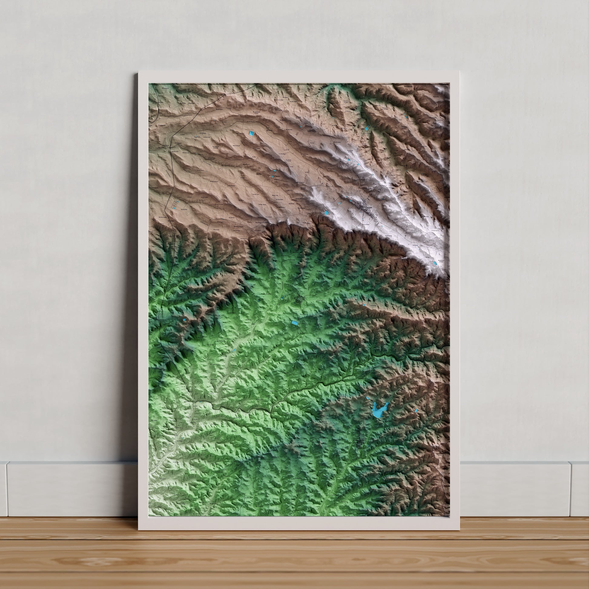 Mapa artístico del relieve de Bovera, a las Garrigues, con 15 km de entorno y base topográfica ICGC. Presentación enmarcada.