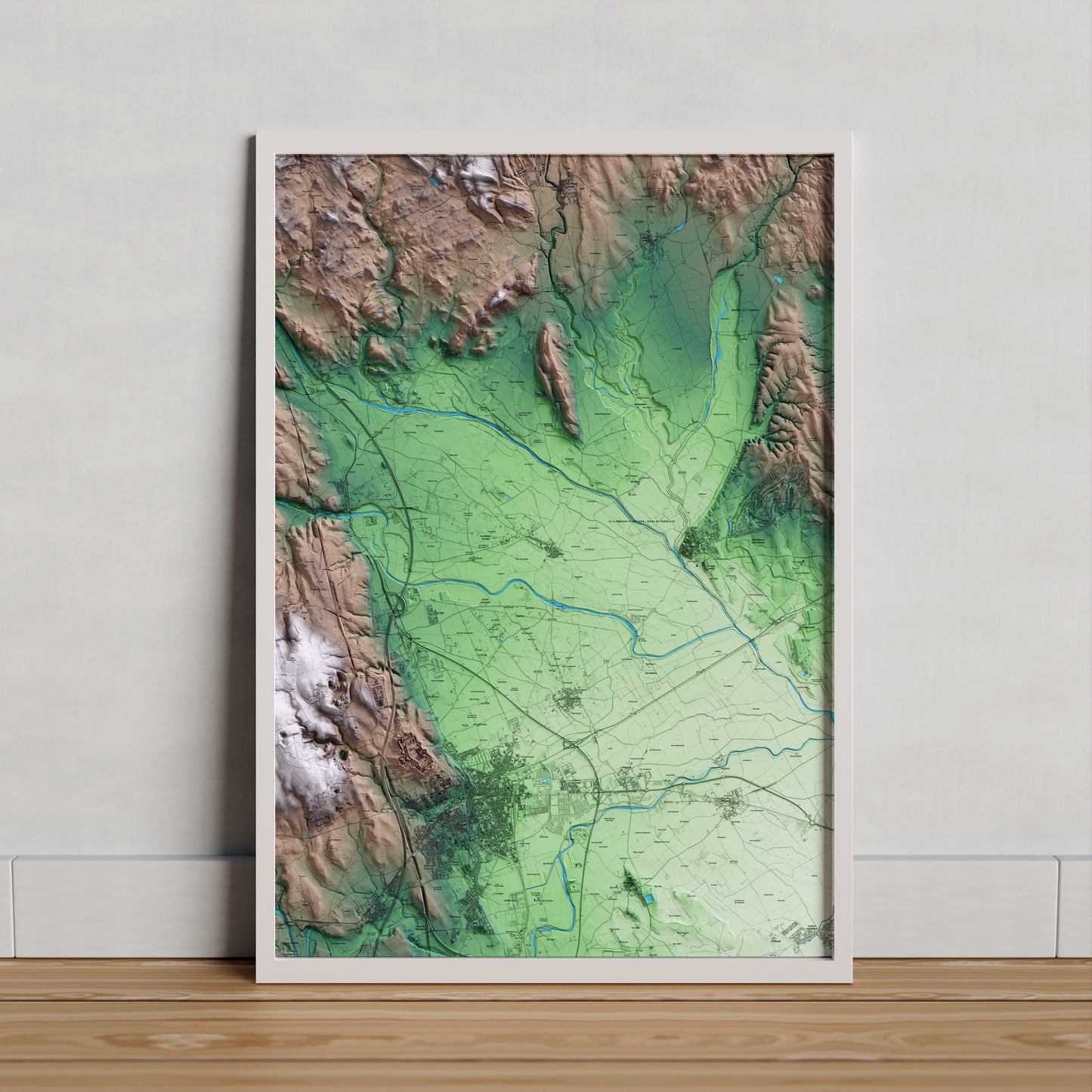 Mapa artístico del relieve de Cabanes, al Alt Empordà, con 15 km de entorno y base topográfica ICGC. Presentación enmarcada.