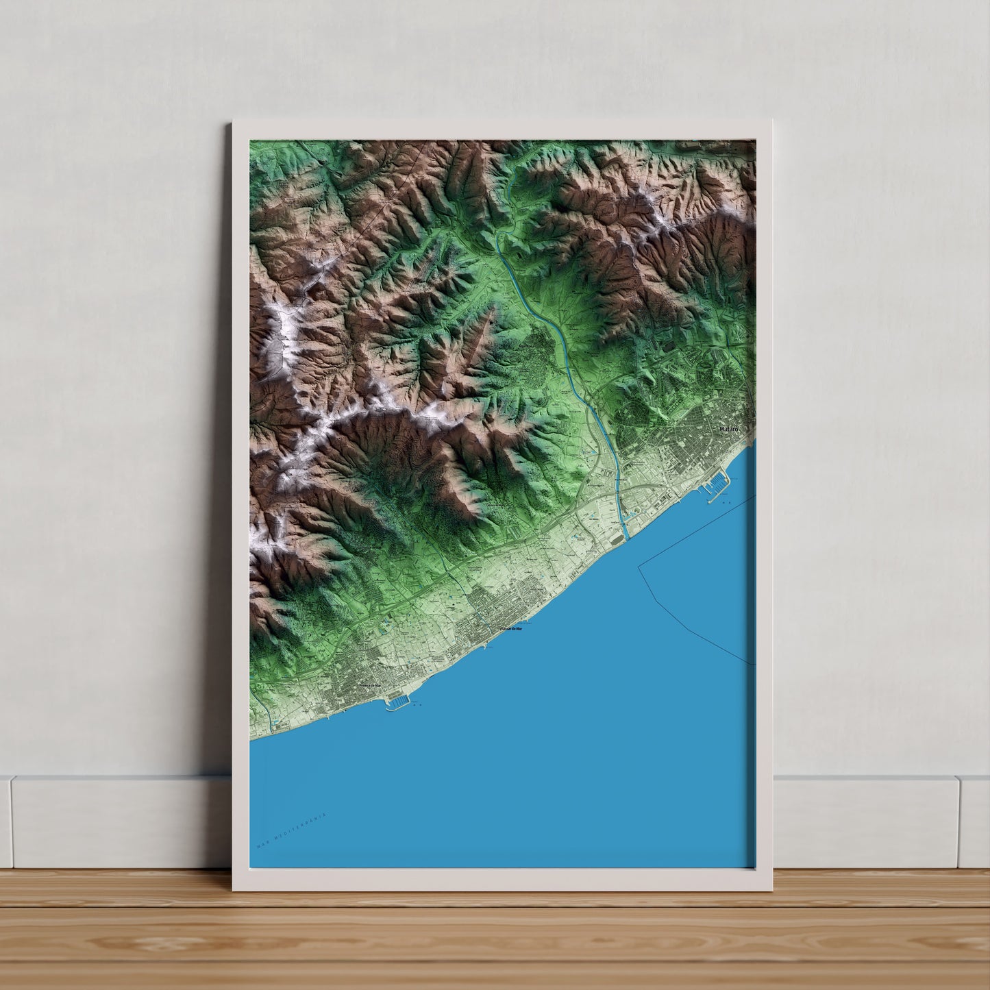 Mapa artístico del relieve de Cabrera de Mar, al Maresme, con 15 km de entorno y base topográfica ICGC. Presentación enmarcada.