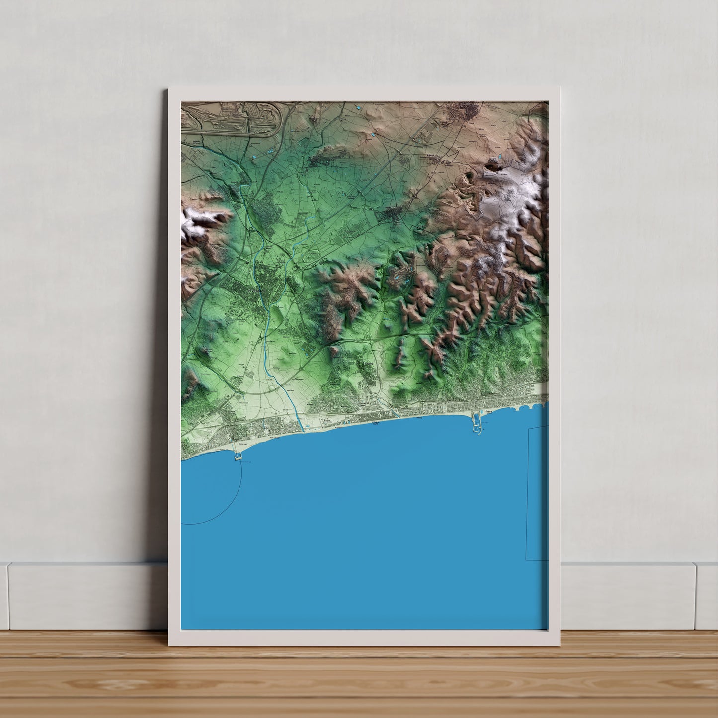 Mapa artístico del relieve de Calafell, al Baix Penedès, con 15 km de entorno y base topográfica ICGC. Presentación enmarcada.