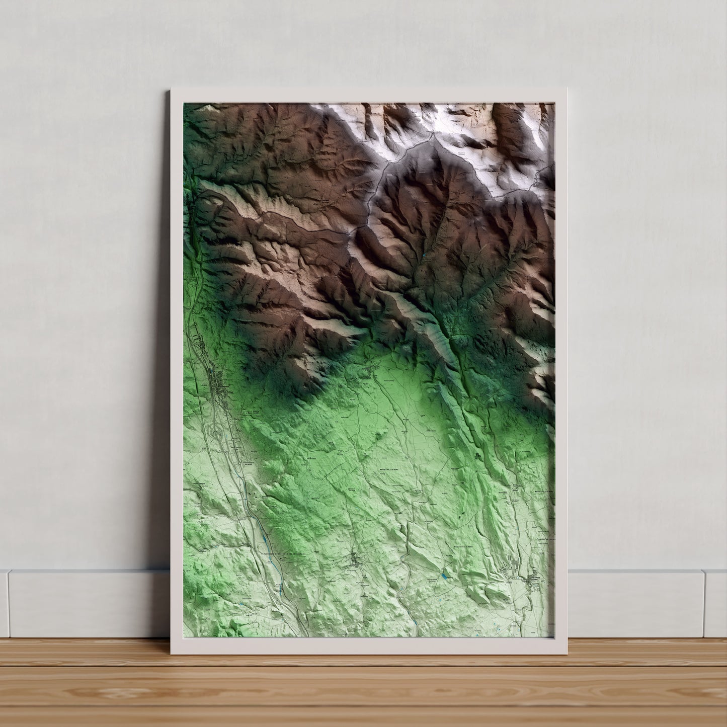 Mapa artístico del relieve de Cantallops, al Alt Empordà, con 15 km de entorno y base topográfica ICGC. Presentación enmarcada.