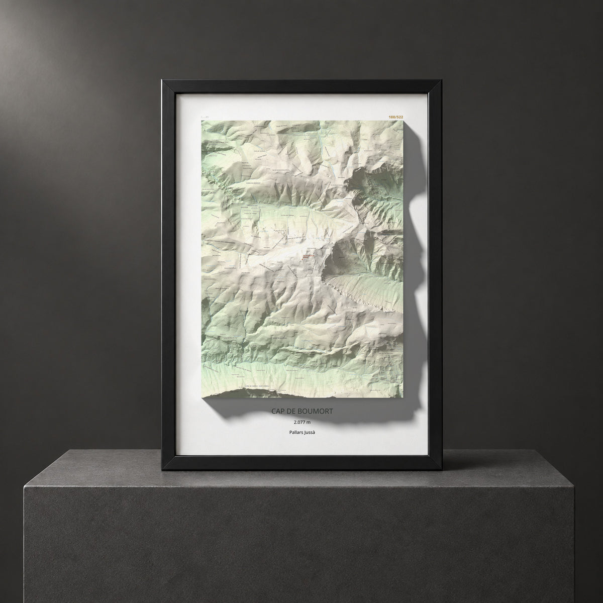 Mapa de relieve de Cap de Boumort, 2077 m, Pallars Jussà, lámina 100 Cims de Trobart. Presentación enmarcada. 70 × 100 cm.