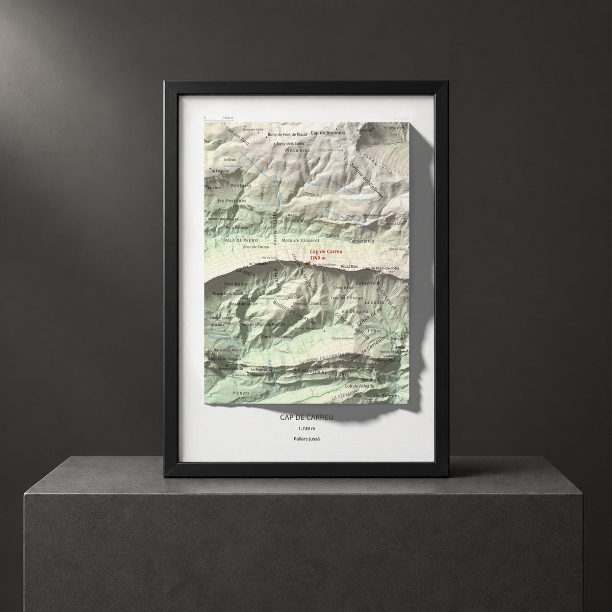 Mapa de relieve de Cap de Carreu, 1749 m, Pallars Jussà, lámina 100 Cims de Trobart. Presentación enmarcada. 21 × 30 cm.