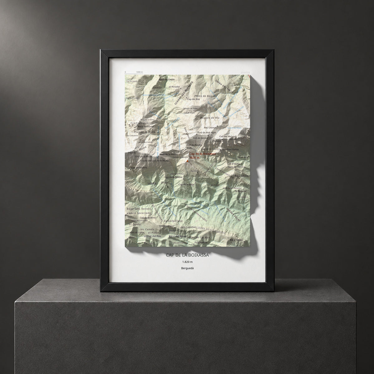 Mapa de relieve de Cap de la Boixassa, 1820 m, Berguedà, lámina 100 Cims de Trobart. Presentación enmarcada. 21 × 30 cm.