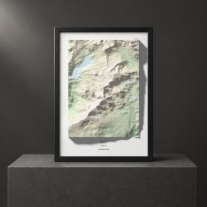 Mapa de relieve de Carlit, 2921 m, Cerdanya Nord, lámina 100 Cims de Trobart. Presentación enmarcada. 50 × 70 cm.