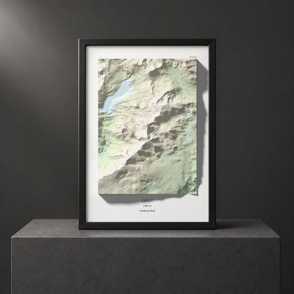 Mapa de relieve de Carlit, 2921 m, Cerdanya Nord, lámina 100 Cims de Trobart. Presentación enmarcada. 70 × 100 cm.