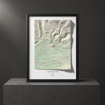 Mapa de relieve de Castell de Llívia, 1358 m, Cerdanya, lámina 100 Cims de Trobart. Presentación enmarcada. 30 × 40 cm.