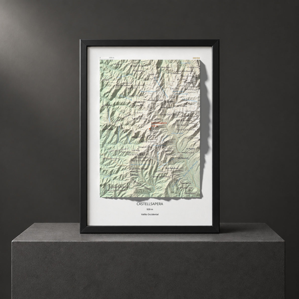 Mapa de relieve de Castellsapera, 939 m, Vallès Occidental, lámina 100 Cims de Trobart. Presentación enmarcada. 21 × 30 cm.