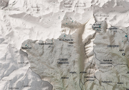 Mapa de relleu de la Cerdanya, amb el territori en color i l’entorn en blanc. Detall de la part superior esquerra. 21 × 30 cm. Estil Cartogràfic.