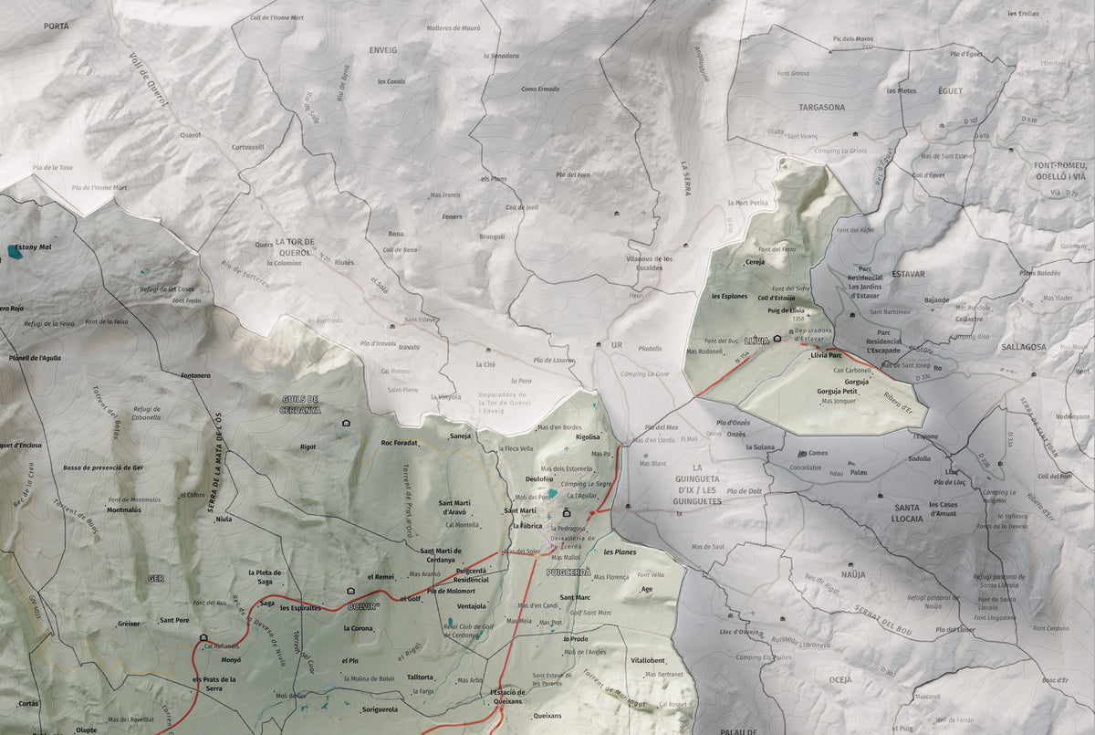 Mapa de relleu de la Cerdanya, amb el territori en color i l’entorn en blanc. Detall de la part superior dreta. 61 × 91 cm. Estil Cartogràfic.