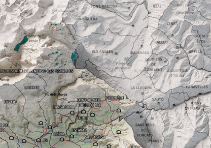 Mapa de relleu de la Cerdanya completa, amb el territori en color i l’entorn en blanc. Detall de la part superior dreta. 21 × 30 cm. Estil Cartogràfic.