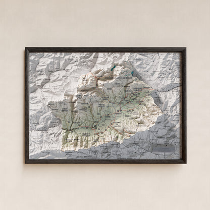 Mapa de relieve de la Cerdanya completa, con el territorio en color y el entorno en blanco. Presentación con marco. 21 × 30 cm. Estilo Cartográfico.