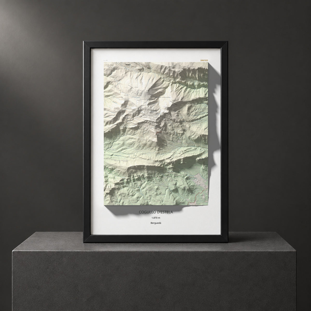 Mapa de relieve de Cogulló d'Estela, 1870 m, Berguedà, lámina 100 Cims de Trobart. Presentación enmarcada. 70 × 100 cm.