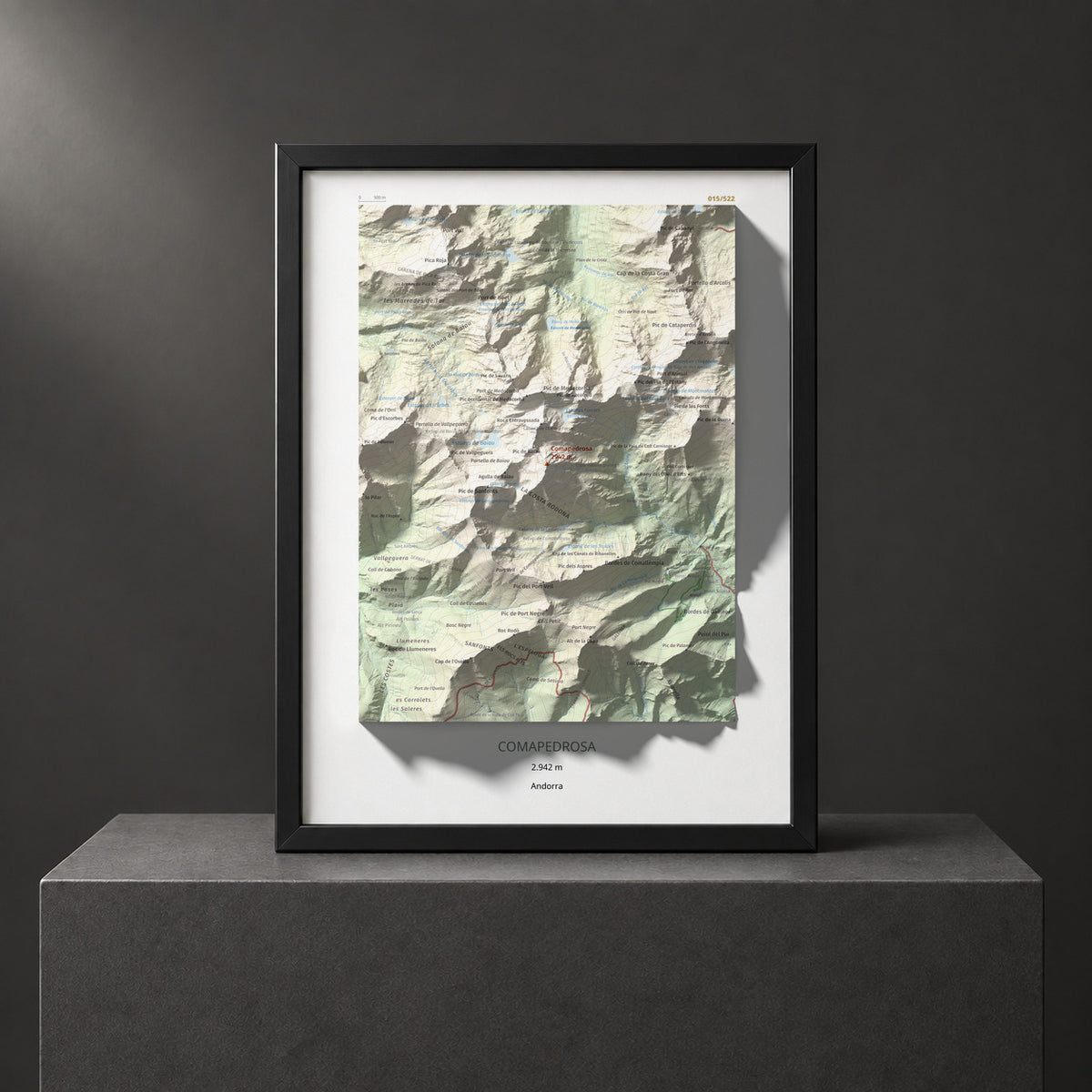 Mapa de relieve de Comapedrosa, 2942 m, Andorra, lámina 100 Cims de Trobart. Presentación enmarcada. 30 × 40 cm.