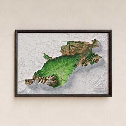 Mapa de relieve de la Conca de Barberà, con el territorio en color y el entorno en blanco. Presentación con marco. 61 × 91 cm. Estilo Clásico.