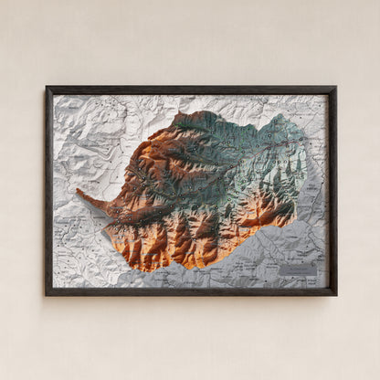 Mapa de relleu del Conflent, amb el territori en color i l’entorn en blanc. Presentació amb marc. 21 × 30 cm. Estil Contrastat.