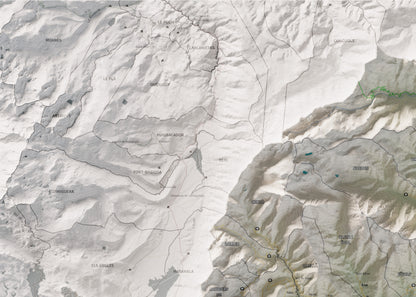 Mapa de relleu del Conflent, amb el territori en color i l’entorn en blanc. Detall de la part superior esquerra. 50 × 70 cm. Estil Cartogràfic.