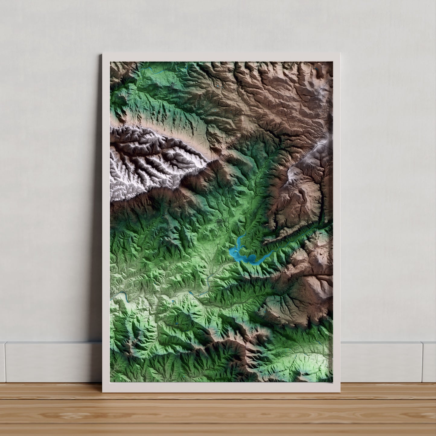 Mapa artístico del relieve de Cornudella de Montsant, al Priorat, con 15 km de entorno y base topográfica ICGC. Presentación enmarcada.