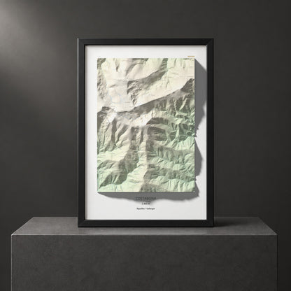 Mapa de relieve de Costabona, 2465 m, Ripollès · Vallespir, lámina 100 Cims de Trobart. Presentación enmarcada. 70 × 100 cm.