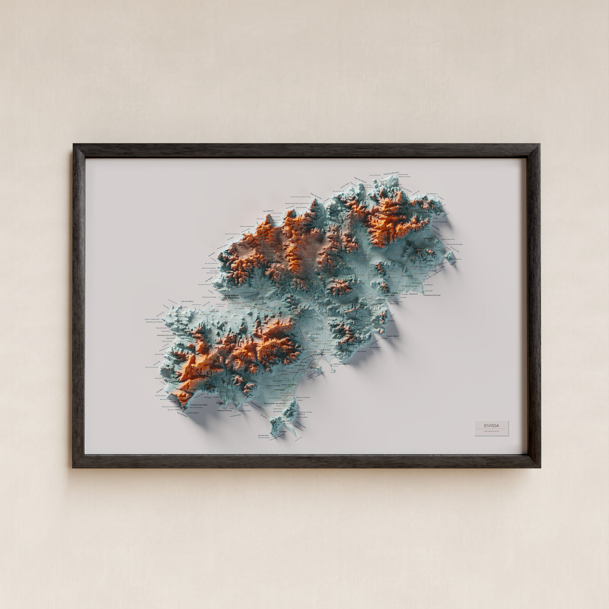 Edición revisada · Mapa topográfico de Ibiza (Eivissa), Azul y naranja, 61 × 91 cm: presentación en marco negro (marco no incluido).