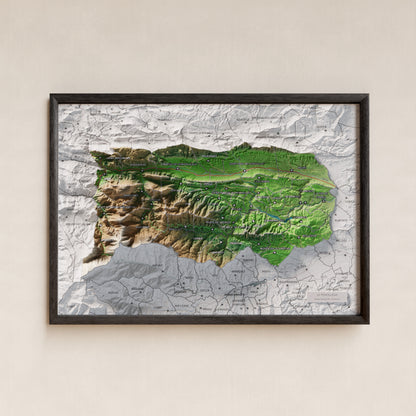 Mapa de relleu de la Fenolleda, amb el territori en color i l’entorn en blanc. Presentació amb marc. 21 × 30 cm. Estil Clàssic.