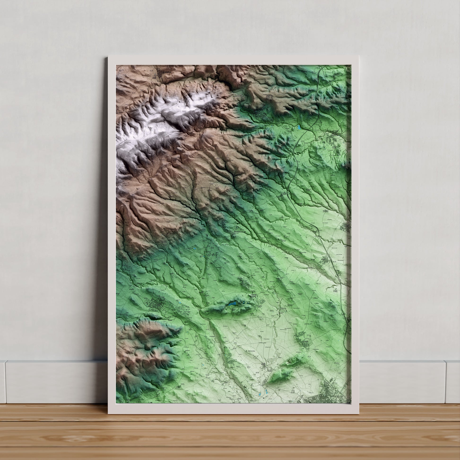 Mapa artístico del relieve de Font-rubí, al Alt Penedès, con 15 km de entorno y base topográfica ICGC. Presentación enmarcada.