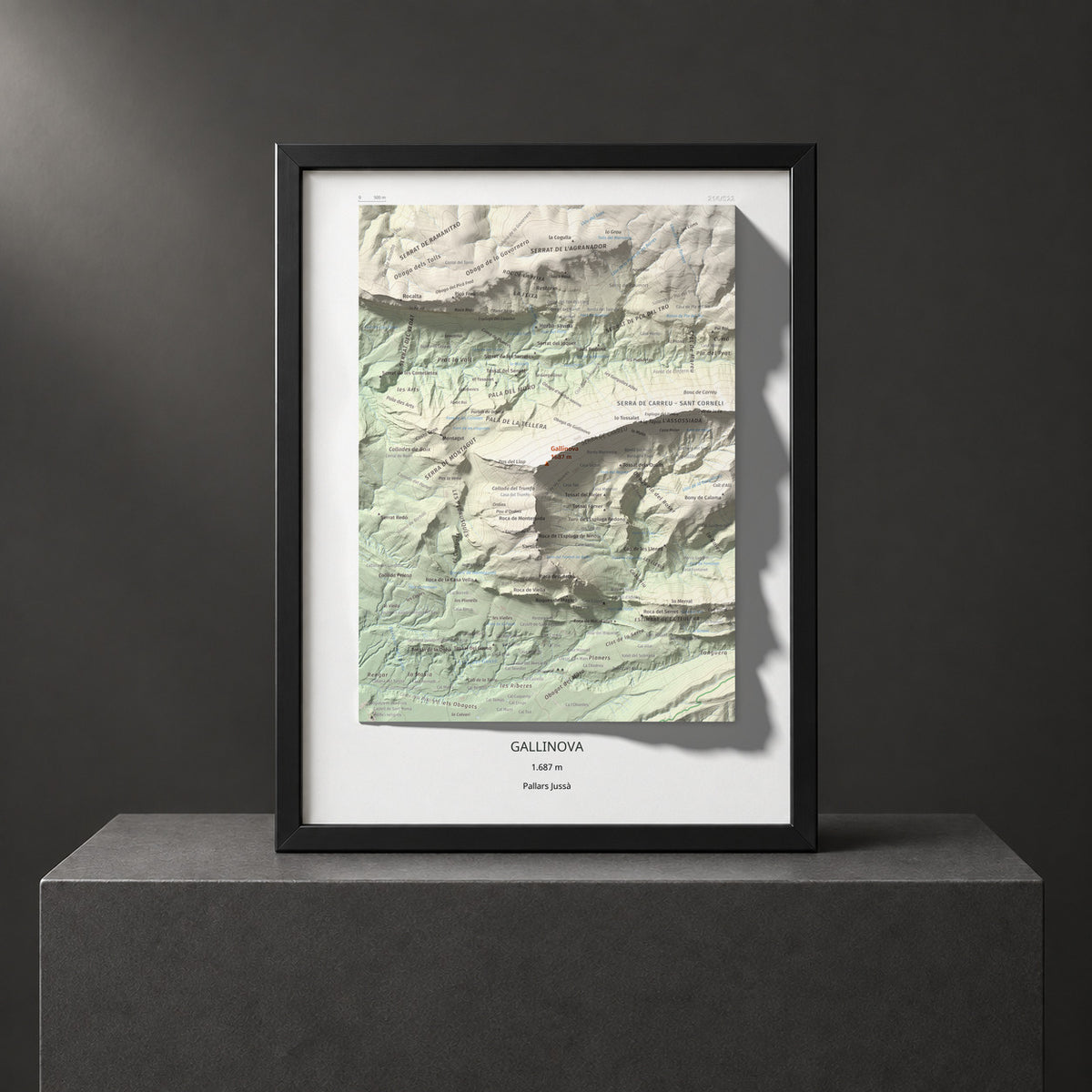 Mapa de relieve de Gallinova, 1687 m, Pallars Jussà, lámina 100 Cims de Trobart. Presentación enmarcada. 30 × 40 cm.