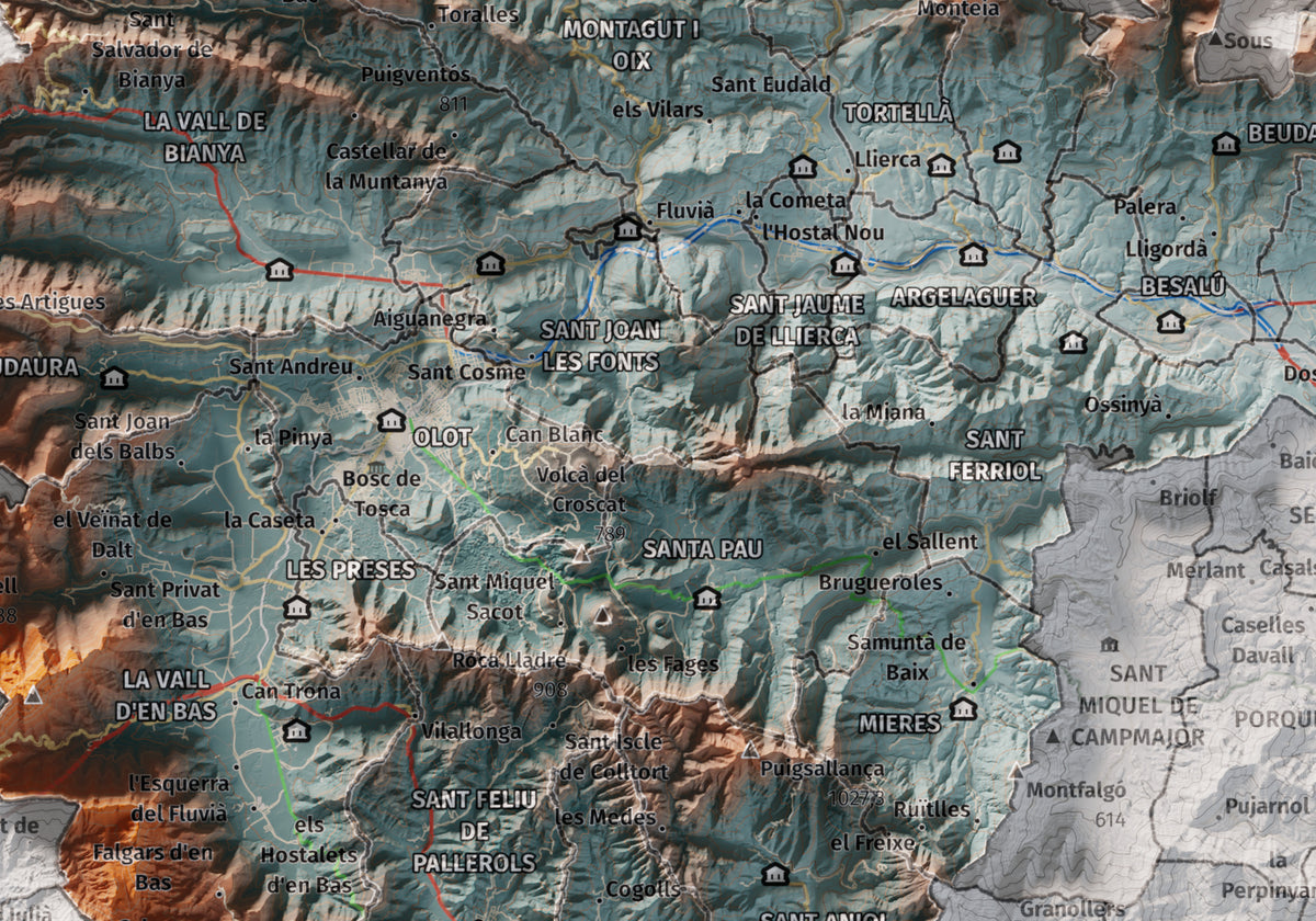 Mapa de relleu de la Garrotxa, amb el territori en color i l’entorn en blanc. Detall de la part central. 21 × 30 cm. Estil Blau i taronja.
