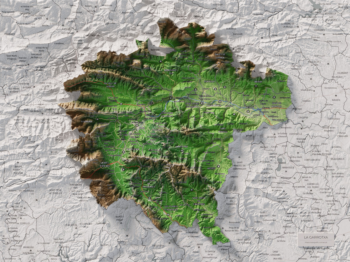 Mapa de relleu de la Garrotxa, amb el territori en color i l’entorn en blanc. Vista completa de la làmina. 30 × 40 cm. Estil Clàssic.