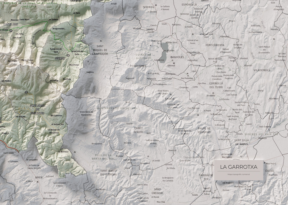 Mapa de relleu de la Garrotxa, amb el territori en color i l’entorn en blanc. Detall de la part inferior dreta. 50 × 70 cm. Estil Cartogràfic.