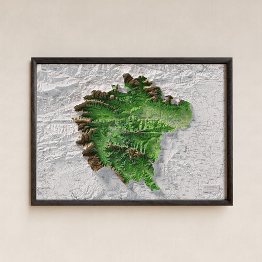 Mapa de relieve de la Garrotxa, con el territorio en color y el entorno en blanco. Presentación con marco. 50 × 70 cm. Estilo Clásico.