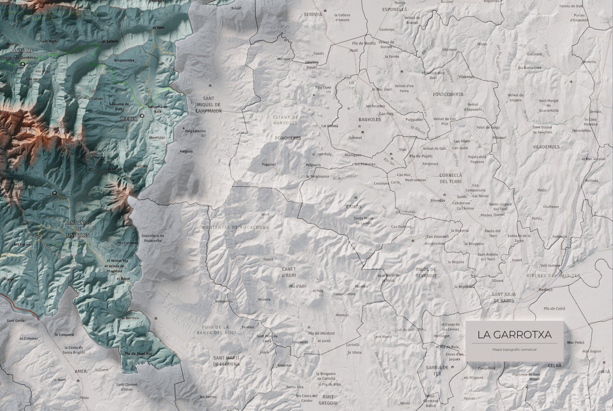Mapa de relleu de la Garrotxa, amb el territori en color i l’entorn en blanc. Detall de la part inferior dreta. 61 × 91 cm. Estil Blau i taronja.