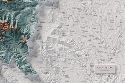 Mapa de relleu de la Garrotxa, amb el territori en color i l’entorn en blanc. Detall de la part inferior dreta. 61 × 91 cm. Estil Blau i taronja.