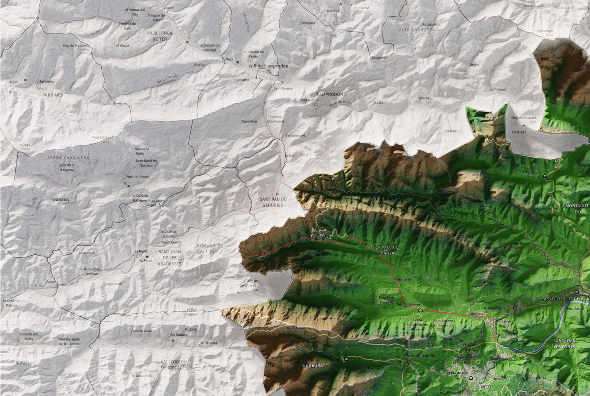 Mapa de relleu de la Garrotxa, amb el territori en color i l’entorn en blanc. Detall de la part superior esquerra. 61 × 91 cm. Estil Clàssic.