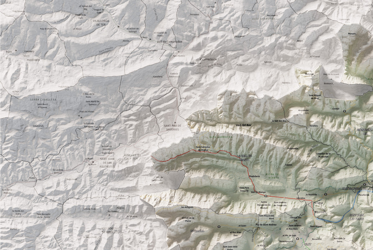 Mapa de relleu de la Garrotxa, amb el territori en color i l’entorn en blanc. Detall de la part superior esquerra. 61 × 91 cm. Estil Cartogràfic.