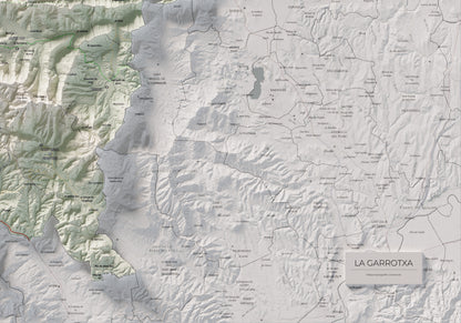 Mapa de relleu de la Garrotxa, amb el territori en color i l’entorn en blanc. Detall de la part inferior dreta. 70 × 100 cm. Estil Cartogràfic.