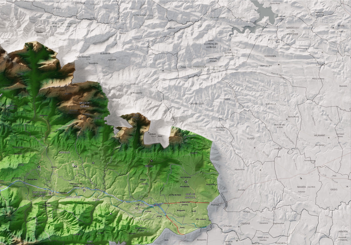 Mapa de relleu de la Garrotxa, amb el territori en color i l’entorn en blanc. Detall de la part superior dreta. 70 × 100 cm. Estil Clàssic.