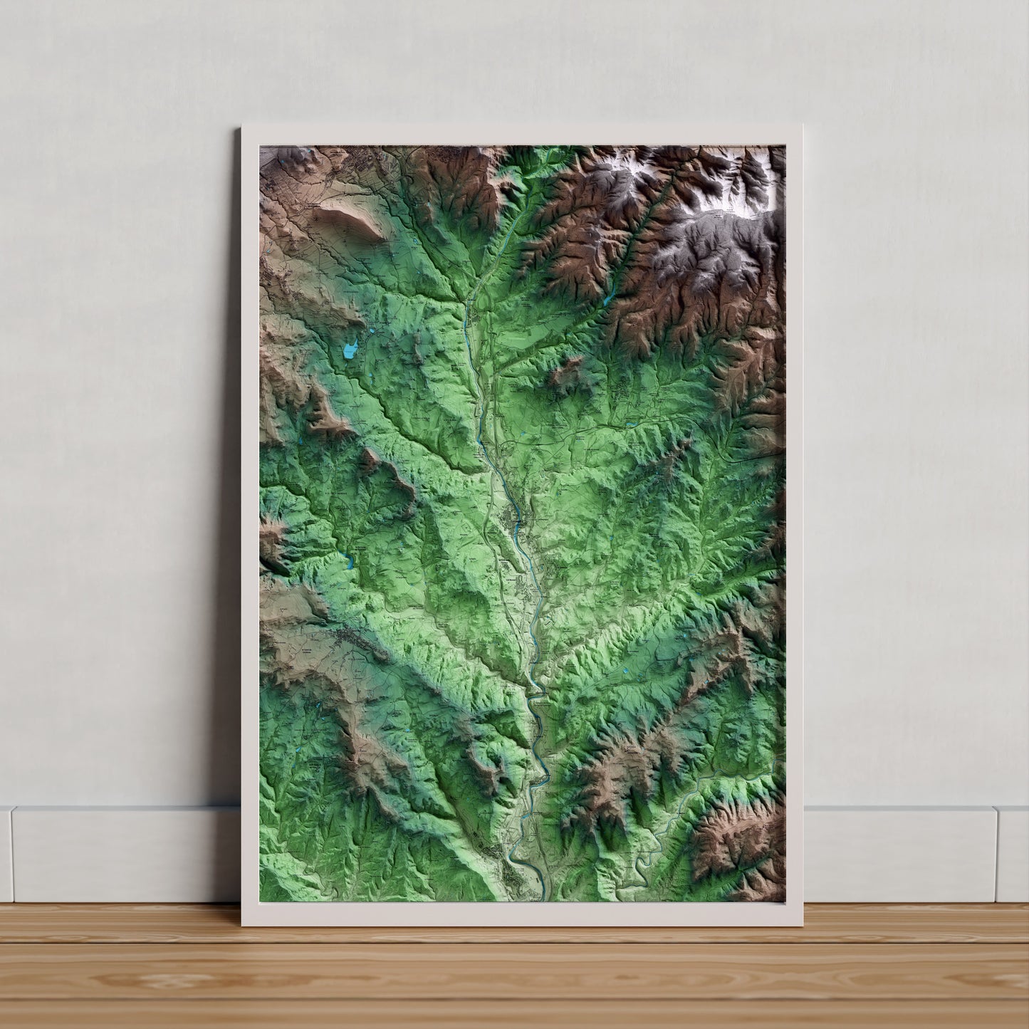 Mapa artístico del relieve de Gironella, al Berguedà, con 15 km de entorno y base topográfica ICGC. Presentación enmarcada.