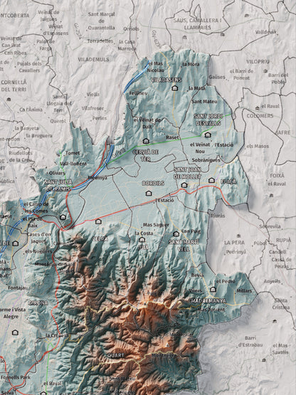 Mapa de relleu del Gironès, amb el territori en color i l’entorn en blanc. Detall de la part superior dreta. 30 × 40 cm. Estil Blau i taronja.