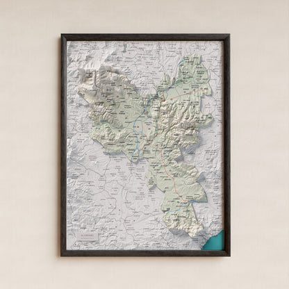 Mapa de relleu del Gironès, amb el territori en color i l’entorn en blanc. Presentació amb marc. 30 × 40 cm. Estil Cartogràfic.