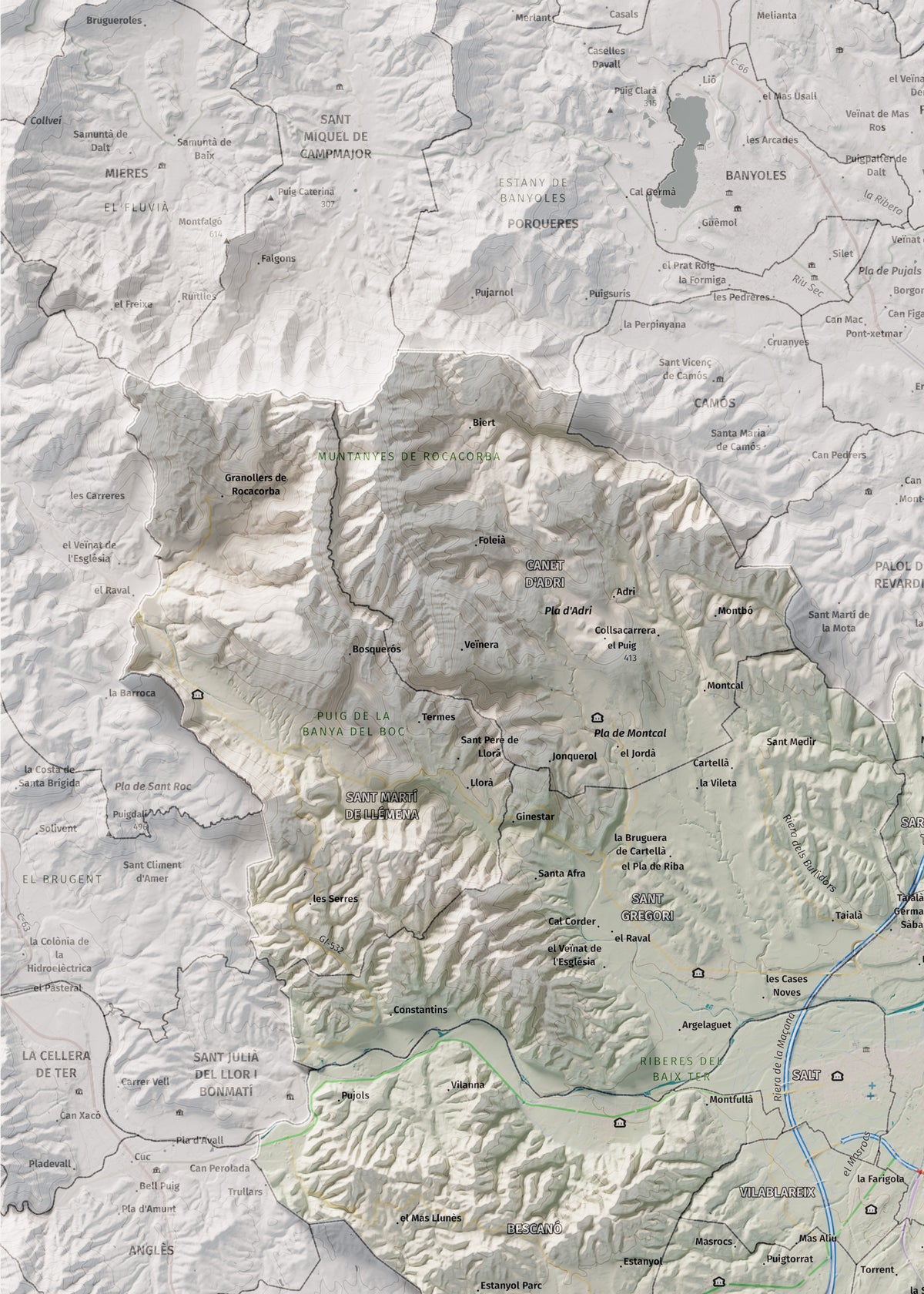 Mapa de relleu del Gironès, amb el territori en color i l’entorn en blanc. Detall de la part superior esquerra. 50 × 70 cm. Estil Cartogràfic.