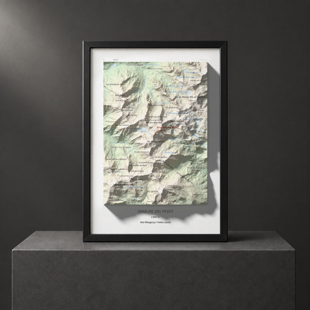 Mapa de relieve de Gran Pic del Pessó, 2894 m, Alta Ribagorça · Pallars Jussà, lámina 100 Cims de Trobart. Presentación enmarcada. 21 × 30 cm.