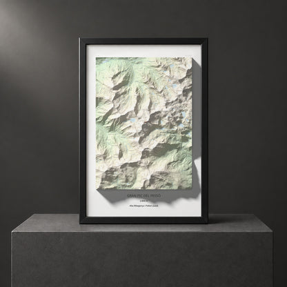 Mapa de relieve de Gran Pic del Pessó, 2894 m, Alta Ribagorça · Pallars Jussà, lámina 100 Cims de Trobart. Presentación enmarcada. 61 × 91 cm.